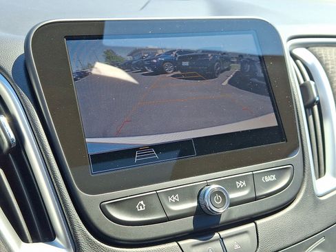 Used 2022 Chevrolet Malibu LT FWD image 19