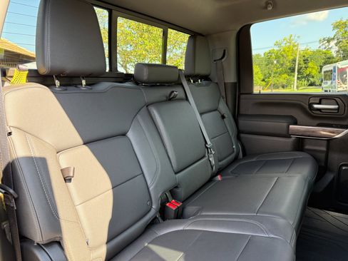 Used 2022 Chevrolet Silverado 2500 LTZ w/ LTZ Plus Package image 21