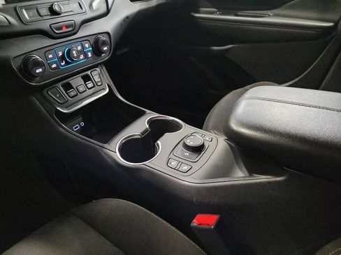 Used 2018 GMC Terrain SLE w/ Driver Convenience Package AWD/4WD image 26