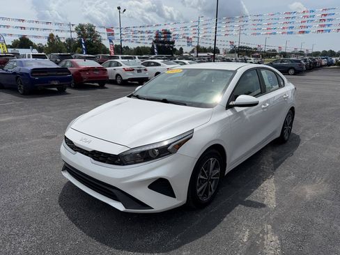 Used 2022 Kia Forte LXS FWD image 8