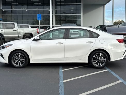 Used 2023 Kia Forte LXS image 6