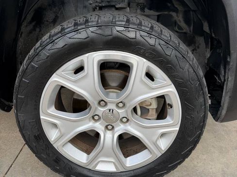 Used 2017 Jeep Renegade Sport w/ Power & Air Group AWD/4WD image 24