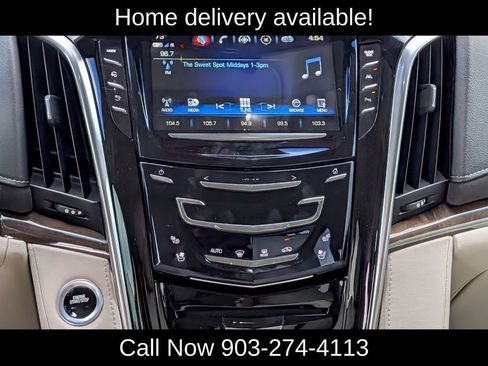 Used 2018 Cadillac Escalade Luxury AWD/4WD image 14