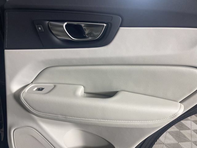 Certified 2025 Volvo XC60 T8 Plus w/ Protection Package Premier AWD/4WD image 34
