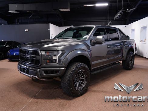Used 2019 Ford F150 Raptor w/ Equipment Group 802A Luxury image 3