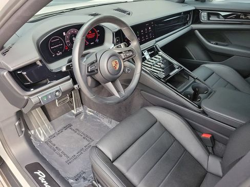Certified 2024 Porsche Panamera 4 AWD/4WD image 4