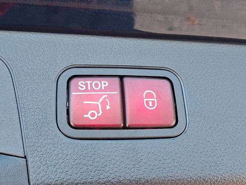 Certified 2022 Mercedes-Benz GLC 300 4MATIC image 30