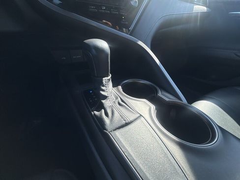 Used 2021 Toyota Camry SE FWD image 17