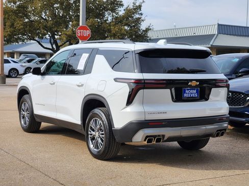 Used 2026 Chevrolet Traverse LT image 5