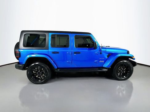 Used 2023 Jeep Wrangler Unlimited Sahara w/ Cold Weather Group AWD/4WD image 4