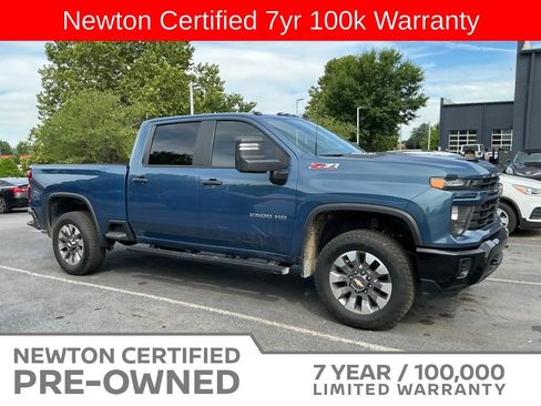 Used 2025 Chevrolet Silverado 2500 Custom w/ Custom Convenience Package AWD/4WD image 5