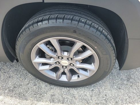 Used 2023 GMC Terrain SLT w/ LPO, Floor Liner Package FWD image 23
