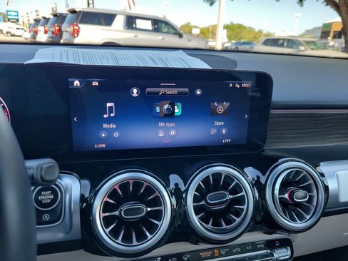 Used 2025 Mercedes-Benz GLB 250 image 23