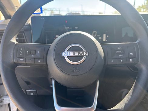 Used 2025 Nissan Kicks SV image 25