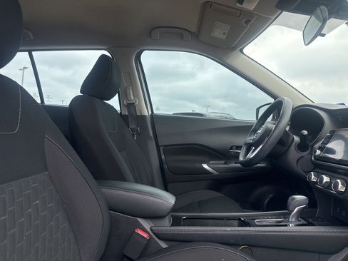 Used 2023 Nissan Kicks SV image 27