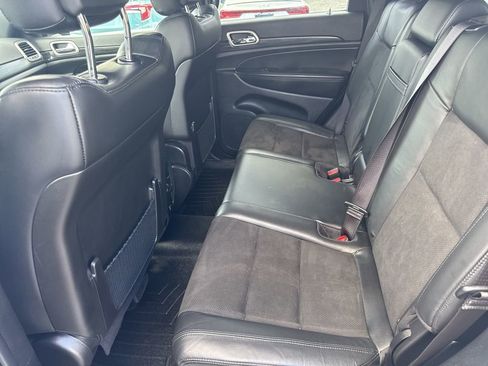 Used 2022 Jeep Grand Cherokee Laredo X image 11