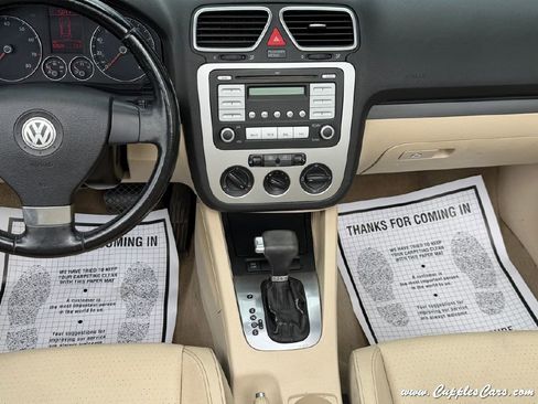 Used 2008 Volkswagen Eos 2.0T FWD image 18