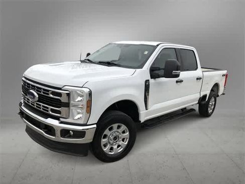 Used 2024 Ford F250 XLT image 2