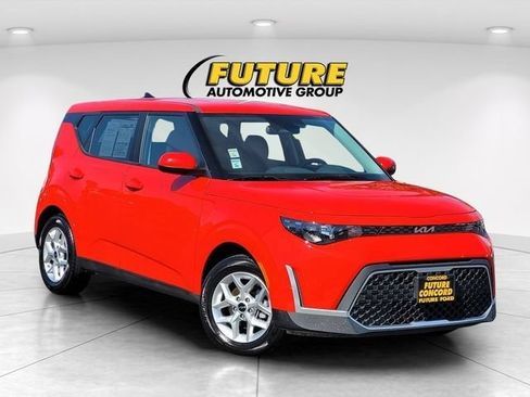 Used 2025 Kia Soul S FWD image 1