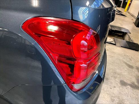 Used 2022 Chevrolet Trax LT w/ LT Convenience Package image 35