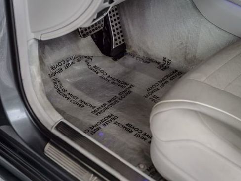 Used 2017 Mercedes-Benz S 550 4MATIC Sedan image 46