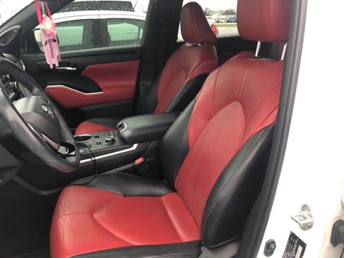 Used 2022 Toyota Highlander XSE image 5