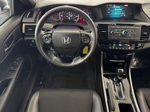 Used 2017 Honda Accord Sport image 27