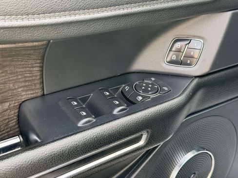 Used 2018 Ford Expedition Limited w/ Equipment Group 301A image 17