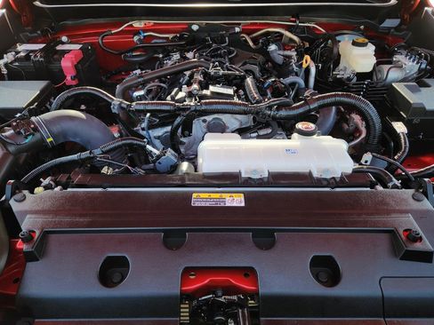 Certified 2025 Toyota Tacoma SR5 w/ SR5 Upgrade Package AWD/4WD image 32
