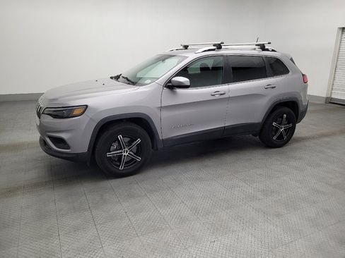 Used 2019 Jeep Cherokee Latitude w/ Popular Appearance Group image 2