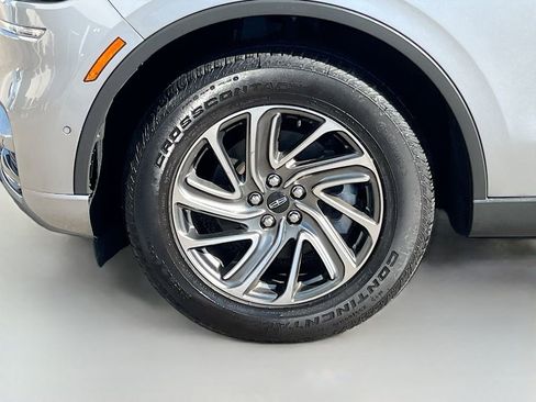Used 2024 Lincoln Aviator AWD w/ Elements Package image 32
