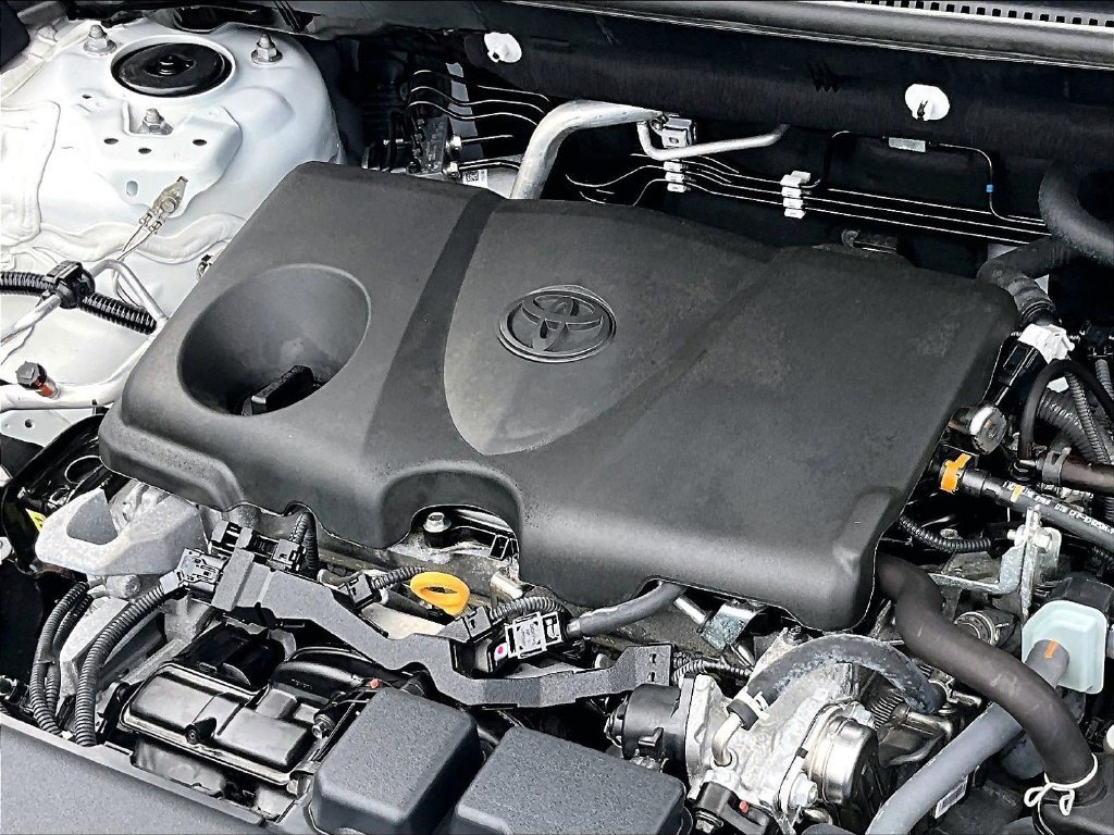 Used 2025 Toyota RAV4 LE AWD/4WD image 35