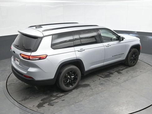 Used 2024 Jeep Grand Cherokee L Laredo image 33