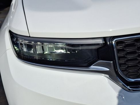 Certified 2025 Jeep Grand Cherokee Limited image 9