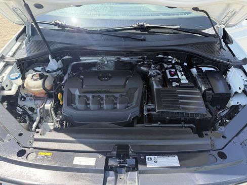 Used 2018 Volkswagen Tiguan SEL FWD image 18