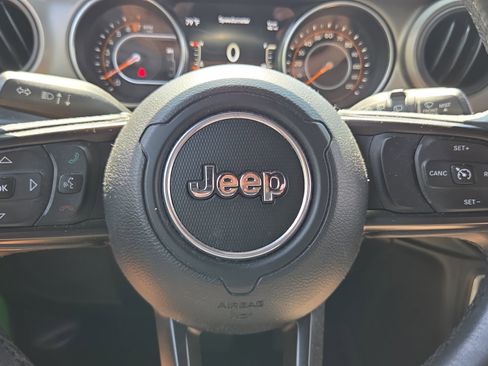 Used 2018 Jeep Wrangler Unlimited Sport S AWD/4WD image 27