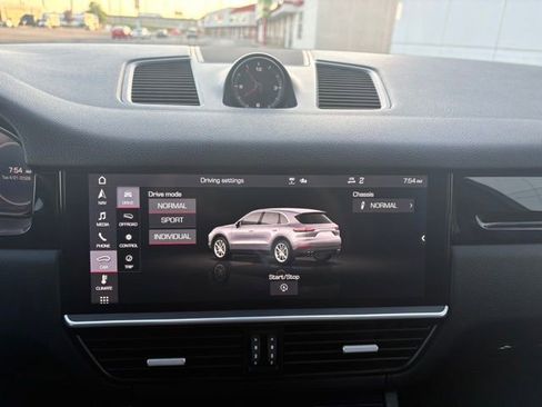 Used 2020 Porsche Cayenne S AWD/4WD image 14