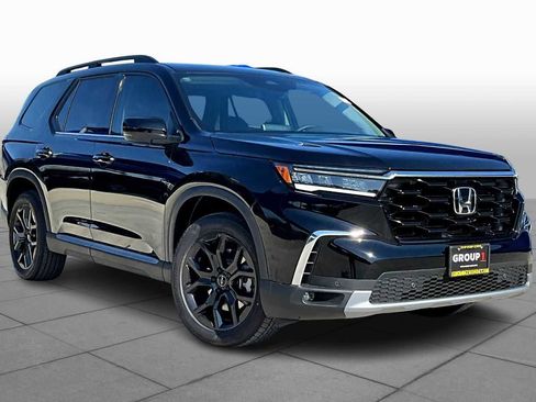 New 2025 Honda Pilot Touring image 2