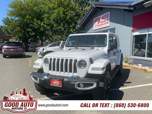 Used 2022 Jeep Wrangler Unlimited Sahara w/ Cold Weather Group AWD/4WD image 1