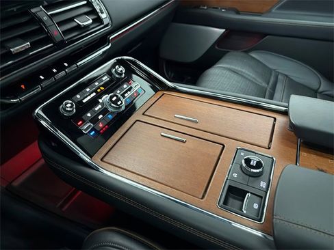 Used 2023 Lincoln Navigator Black Label image 35