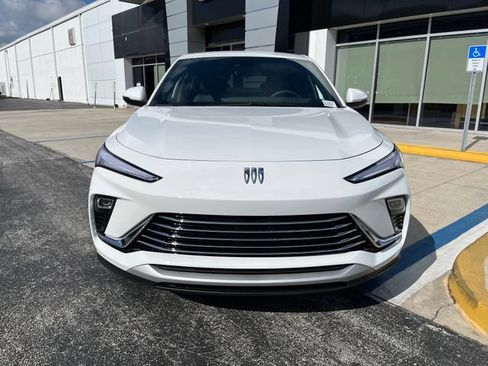 New 2026 Buick Envista Preferred FWD image 2
