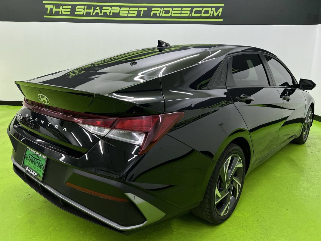 Used 2025 Hyundai Elantra SEL FWD image 10