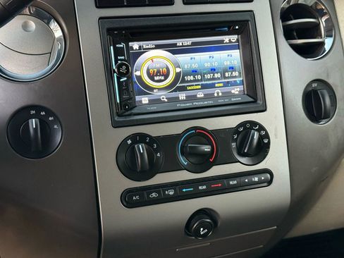 Used 2010 Ford Expedition XLT AWD/4WD image 23