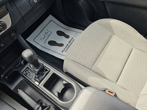 Used 2022 Toyota Tacoma SR image 24