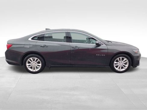 Used 2017 Chevrolet Malibu LT image 7