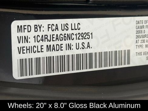 Certified 2022 Jeep Grand Cherokee Laredo X image 38