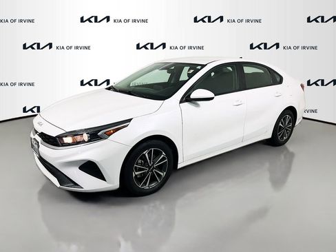 Certified 2024 Kia Forte LXS image 3