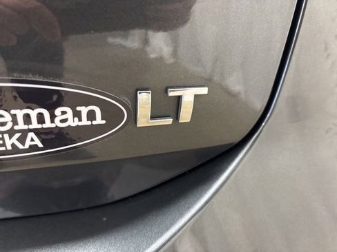 Used 2020 Chevrolet Equinox LT FWD image 13