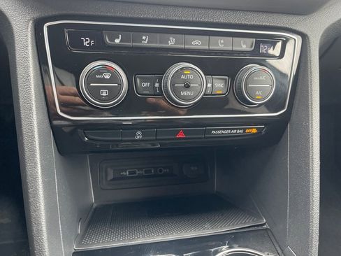 Used 2020 Volkswagen Atlas Cross Sport SEL Premium image 19