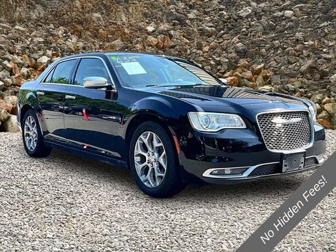 Used 2017 Chrysler 300 C Platinum AWD/4WD image 9